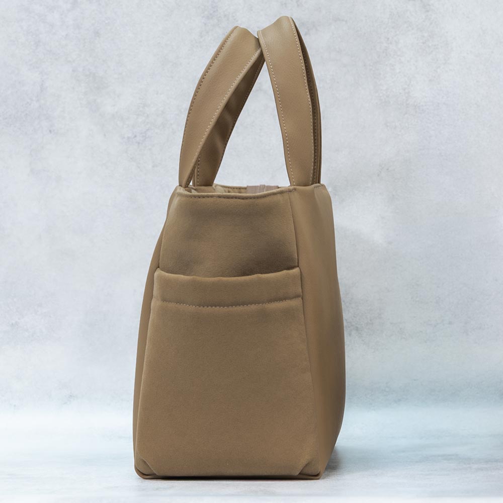 【NEW】Daily Tote / Camel