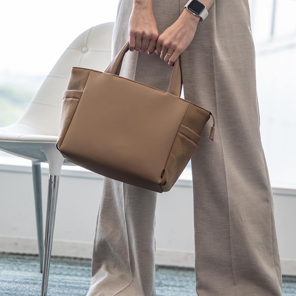 【NEW】Daily Tote / Camel